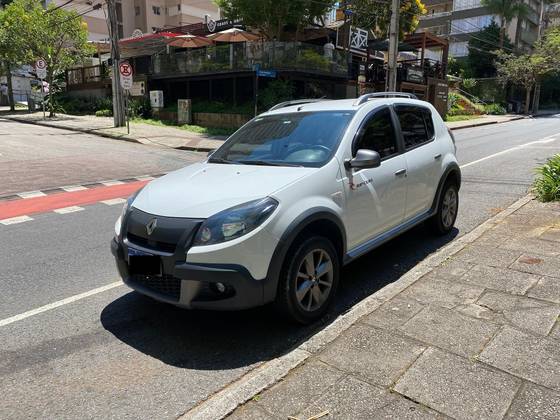 RENAULT SANDERO 1.6 SL STEPWAY RIP CURL 16V FLEX 4P MANUAL RENAULT SANDERO 1.6 SL STEPWAY RIP CURL 16V FLEX 4P MANUAL